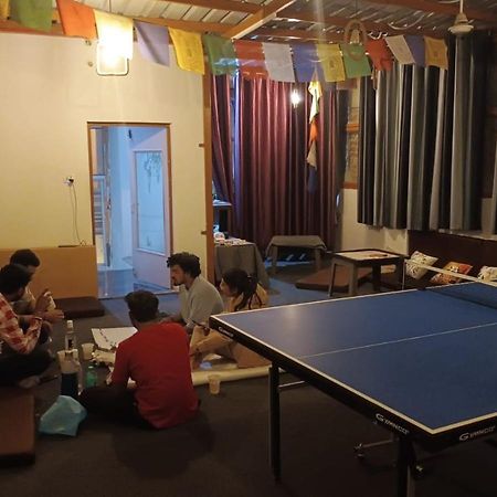 Olt Hostel Ришикеш Экстерьер фото