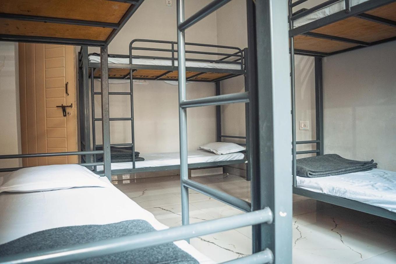 Olt Hostel Ришикеш Экстерьер фото