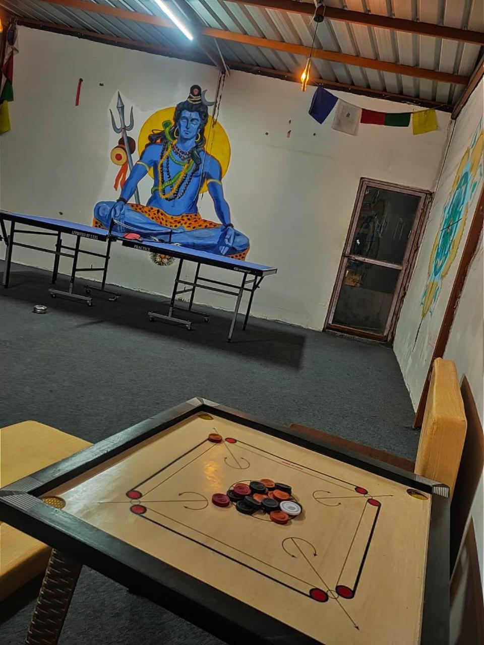 Olt Hostel Ришикеш Экстерьер фото