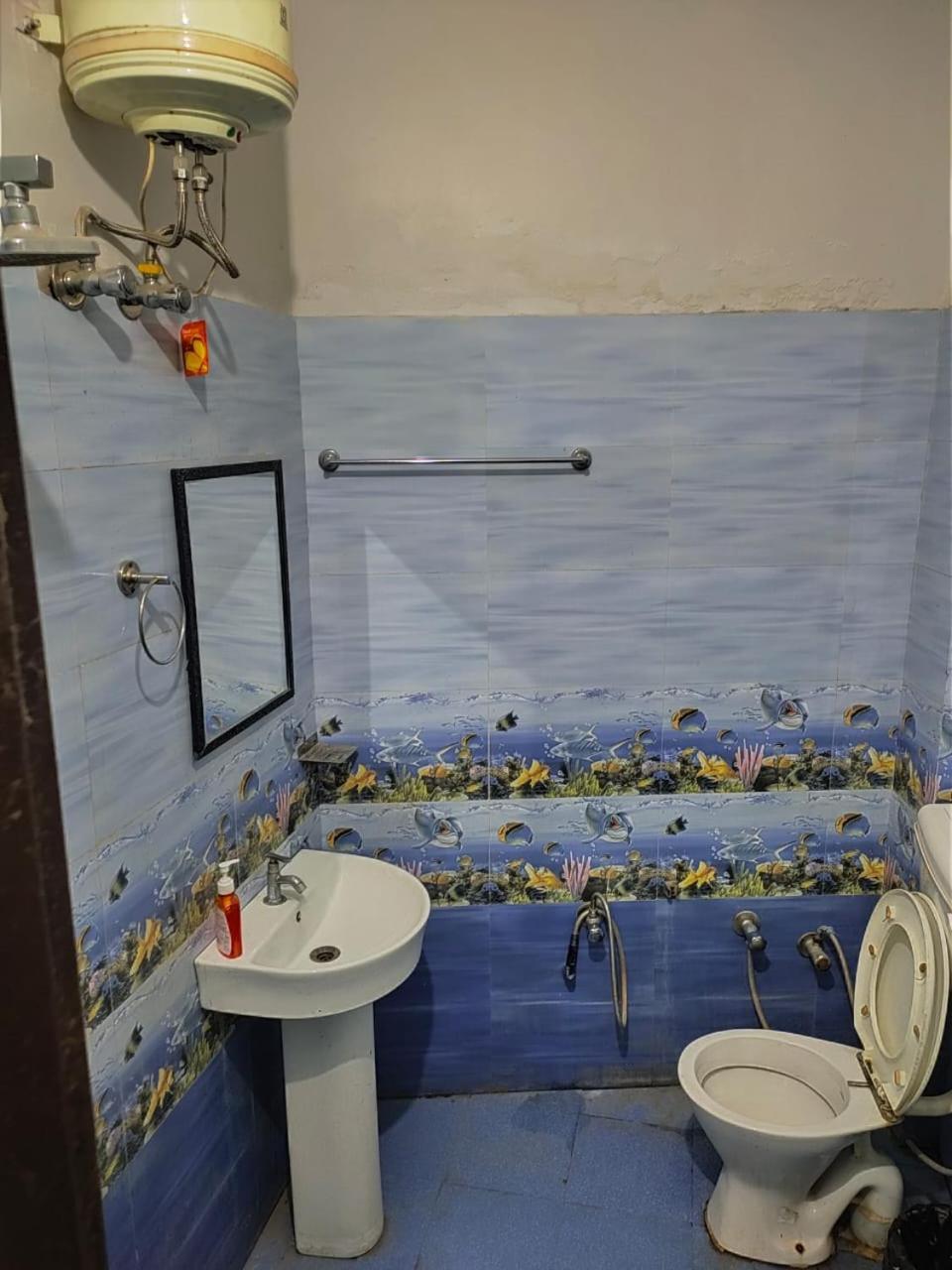 Olt Hostel Ришикеш Экстерьер фото